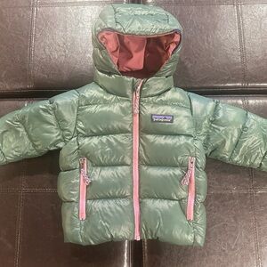 Patagonia Baby Hi-Loft Down Sweater Hoody 6-12 months Green/Mauve